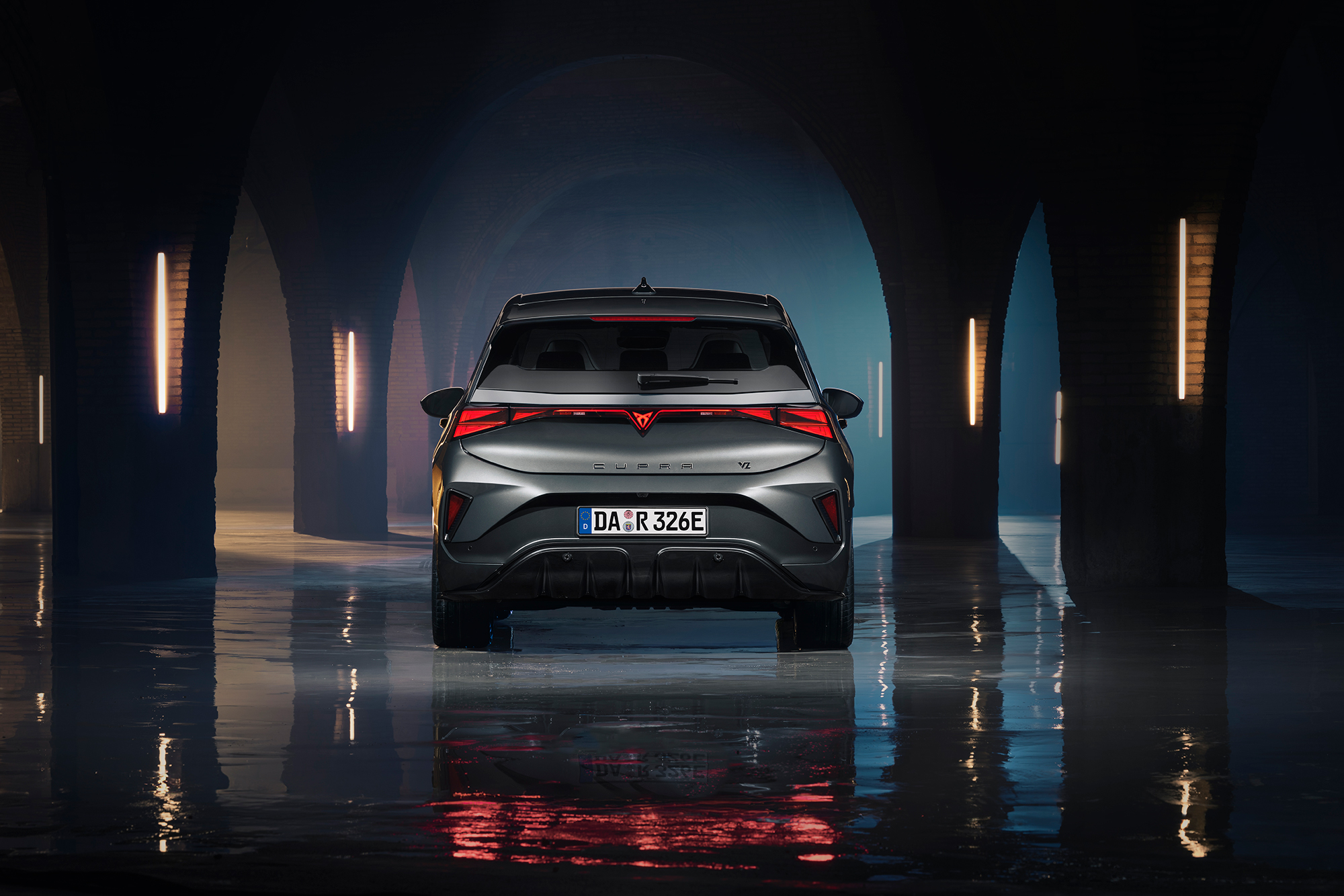 CUPRA Born VZ 240 kW (326 PS) 79 kWh: Stromverbrauch (kombiniert): 14,2-16,2 kWh/100 km; CO₂-Emissionen: (kombiniert): 0 g/km; CO₂-Klasse: A